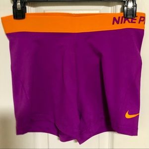 $25! Never Been Worn! Womens Nike Size L shorts